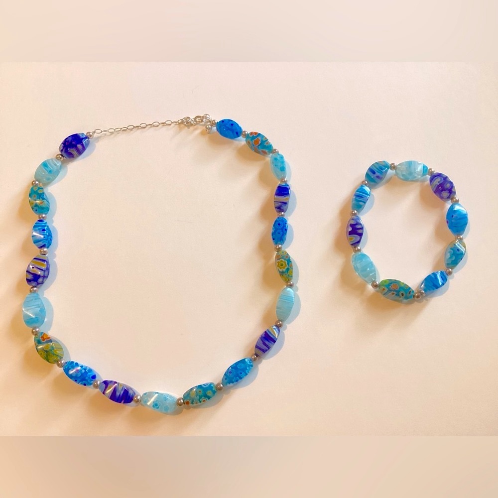Beautiful 925 sterling glass bead necklace and matching stretch bracelet.